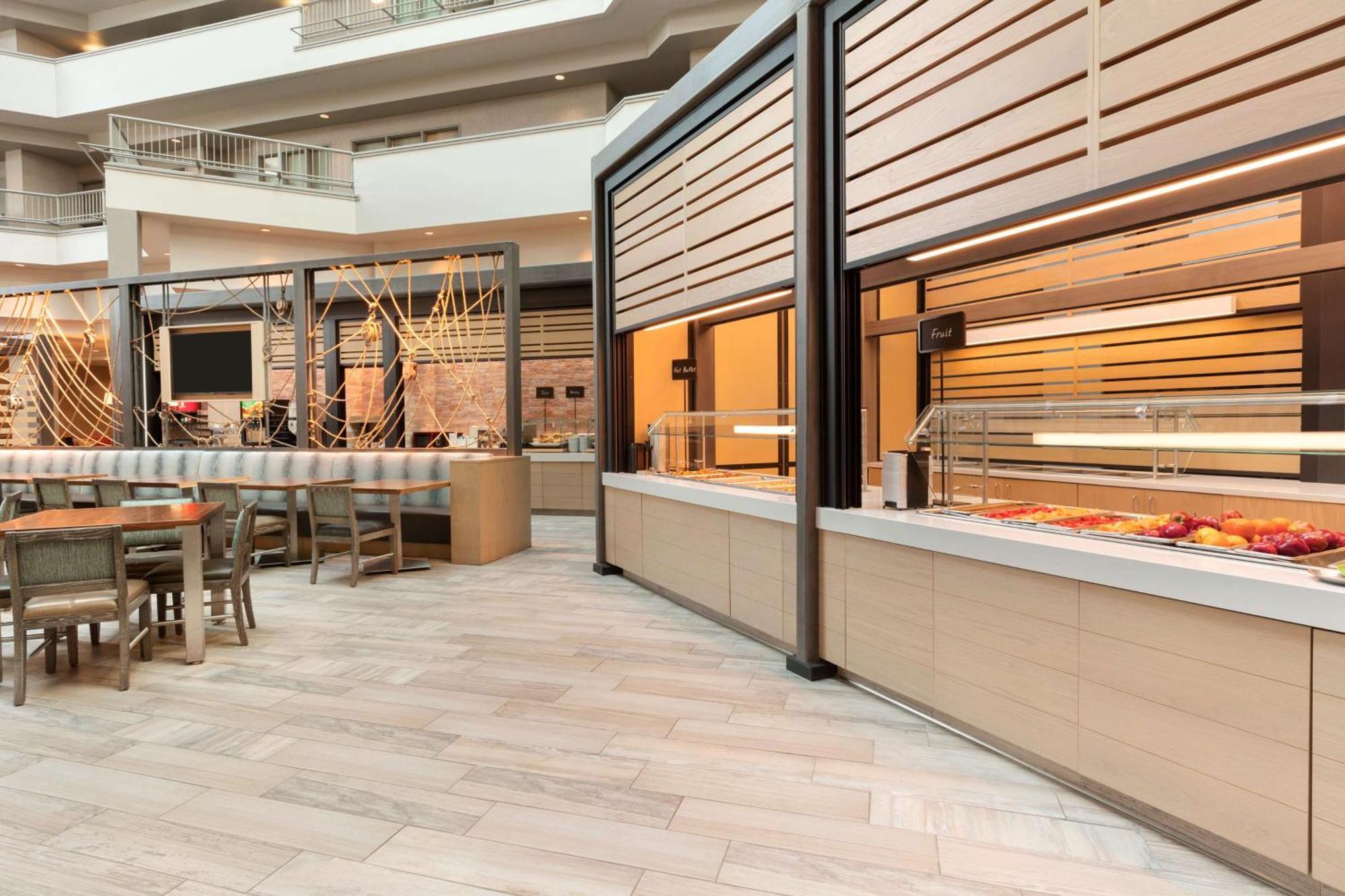 Embassy Suites By Hilton Monterey Bay Seaside Exterior foto